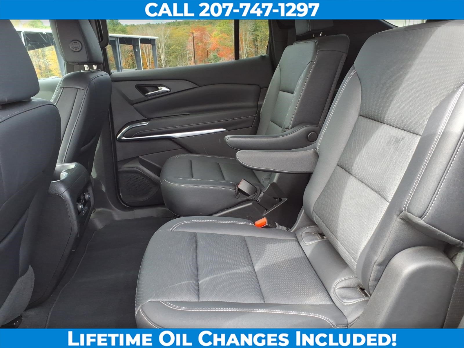 Used 2024 Chevrolet Traverse LT w/ Midnight/Sport Edition AWD/4WD image 17