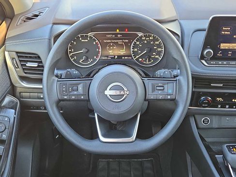 Used 2023 Nissan Rogue SV image 17