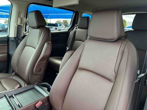 New 2026 Honda Odyssey Touring image 11