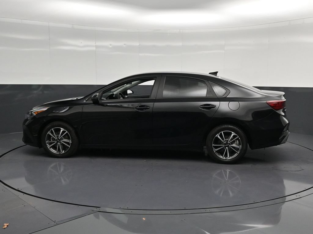 Used 2024 Kia Forte LXS w/ LXS Technology Package FWD image 8
