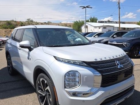 Used 2023 Mitsubishi Outlander image 4