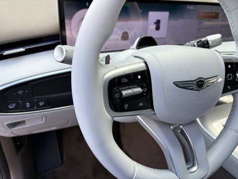 New 2026 Genesis GV70 2.5T Advanced AWD/4WD image 15