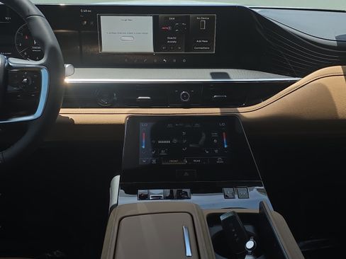 New 2026 INFINITI QX80 Luxe RWD image 7