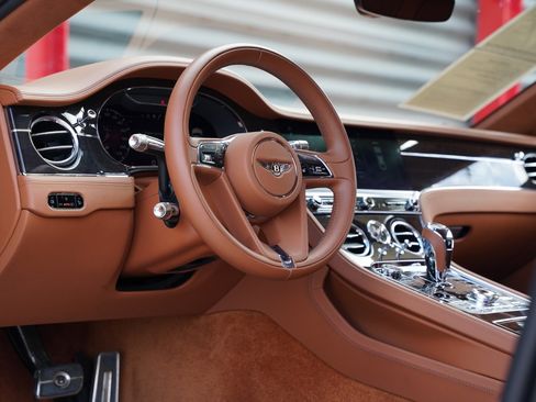Used 2020 Bentley Continental GT image 3