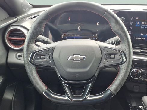 Used 2025 Chevrolet Trax RS w/ Sunroof Package image 26