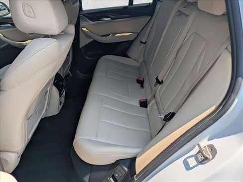 Used 2021 BMW X4 xDrive30i AWD/4WD image 17