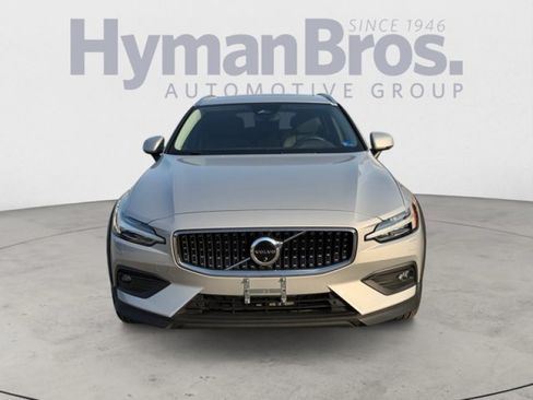 Used 2025 Volvo V60 B5 Cross Country Plus AWD/4WD image 8