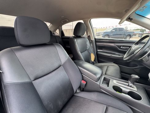 Used 2016 Nissan Altima 2.5 SR FWD image 34