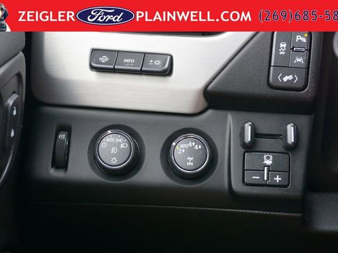 Used 2019 GMC Yukon XL SLT w/ Graphite Performance Edition AWD/4WD image 30