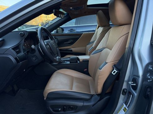 Used 2022 Lexus ES 350 w/ Premium Package image 9