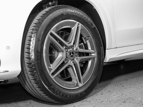 Certified 2024 Mercedes-Benz GLE 450 4MATIC image 9