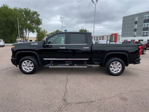 Used 2025 Chevrolet Silverado 2500 High Country w/ Technology Package image 5