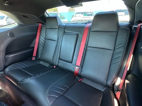 Used 2016 Dodge Challenger SRT Hellcat image 18
