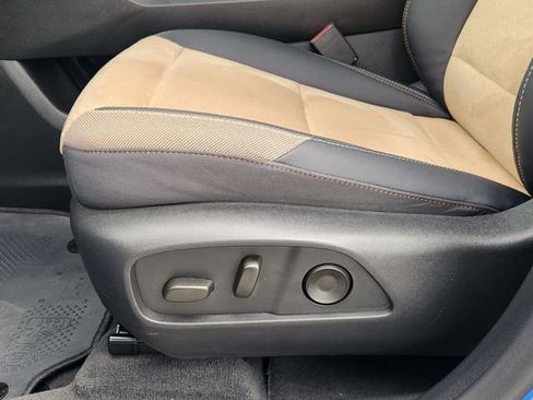 Used 2025 Chevrolet Equinox ACTIV w/ Safety and Technology Package image 23