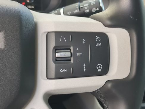 Certified 2025 Land Rover Defender 110 X-Dynamic SE AWD/4WD image 27