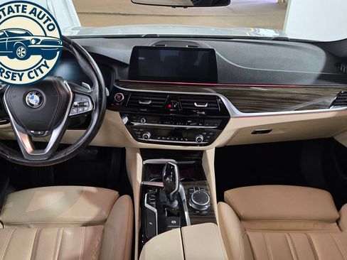 Used 2020 BMW 530i w/ Convenience Package RWD image 6