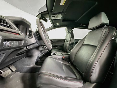 Used 2025 Honda Odyssey Sport-L image 13
