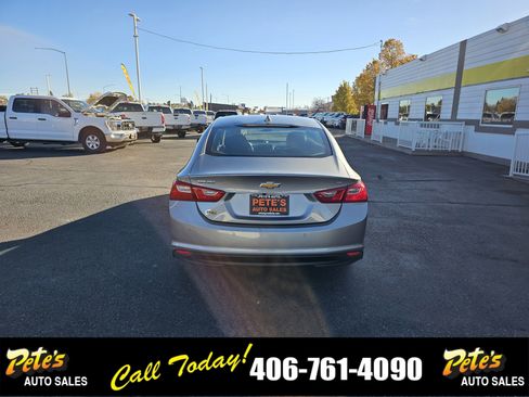 Used 2024 Chevrolet Malibu LT image 3