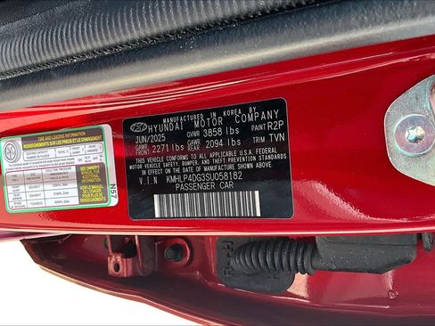 Used 2025 Hyundai Elantra Limited FWD image 32