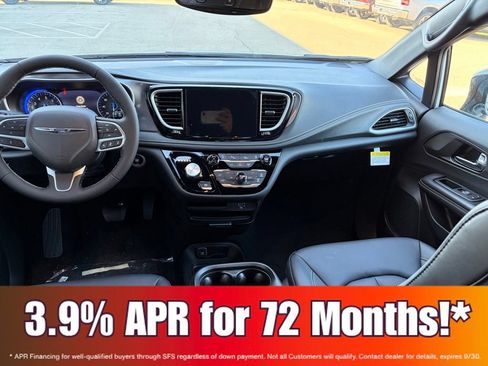 New 2026 Chrysler Pacifica Select AWD/4WD image 15