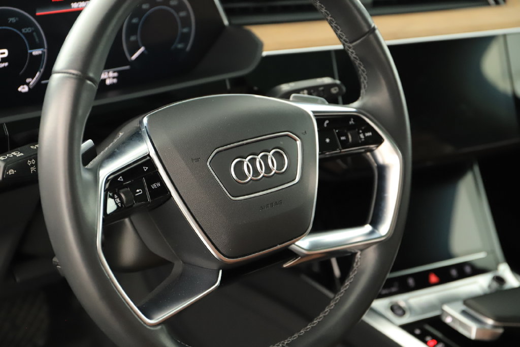 Used 2024 Audi Q8 e-tron Premium Plus AWD/4WD image 16