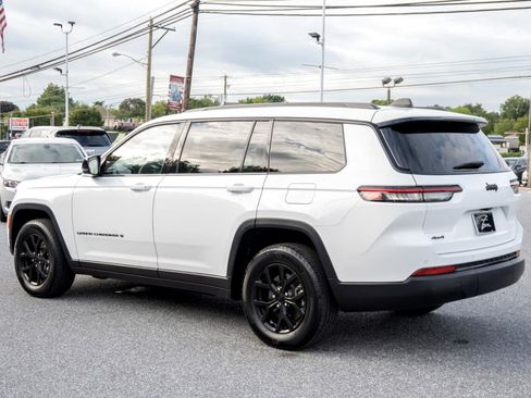 Used 2024 Jeep Grand Cherokee L Laredo image 8