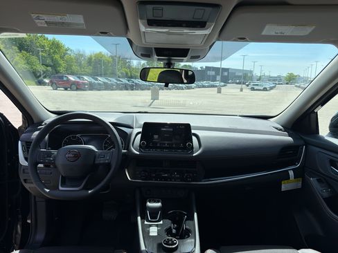 New 2026 Nissan Rogue SV AWD/4WD image 28