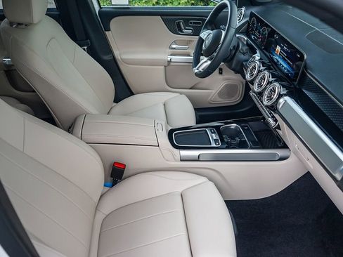 Used 2025 Mercedes-Benz GLB 250 image 15