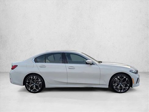 Used 2025 BMW 330i xDrive Sedan AWD/4WD image 4