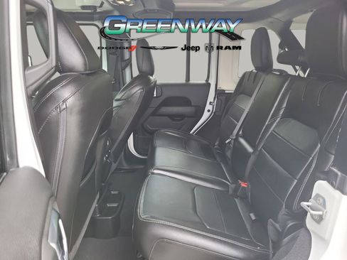 Used 2023 Jeep Wrangler Unlimited Sahara AWD/4WD image 16