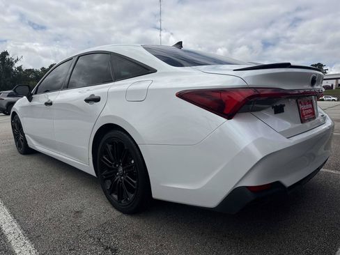 Used 2022 Toyota Avalon XSE FWD image 2