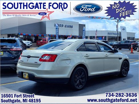 Used 2010 Ford Taurus SEL FWD image 2
