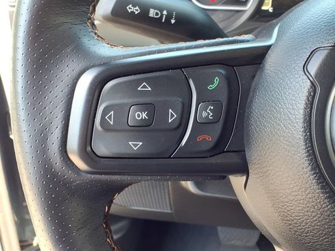 Used 2025 Jeep Gladiator Mojave AWD/4WD image 20