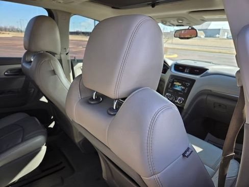 Used 2015 Chevrolet Traverse LT AWD/4WD image 48