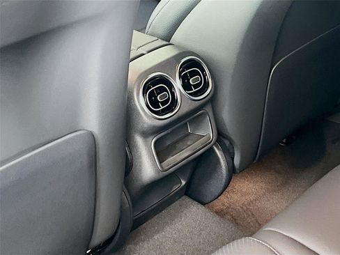 Used 2025 Mercedes-Benz GLC 300 GLC 300 image 22