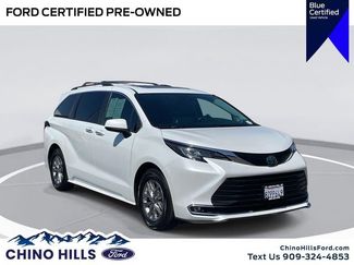 Used 2022 Toyota Sienna XLE w/ XLE Plus Package FWD video 1