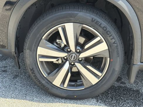 Certified 2023 Nissan Rogue SL FWD image 32