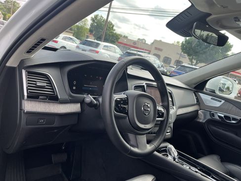 Certified 2023 Volvo XC90 B6 Ultimate w/ Lounge Package image 7