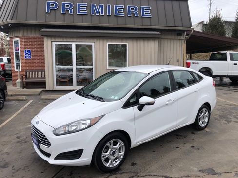 Used 2015 Ford Fiesta SE image 9