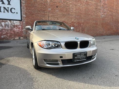 Used 2010 BMW 128i Convertible image 2
