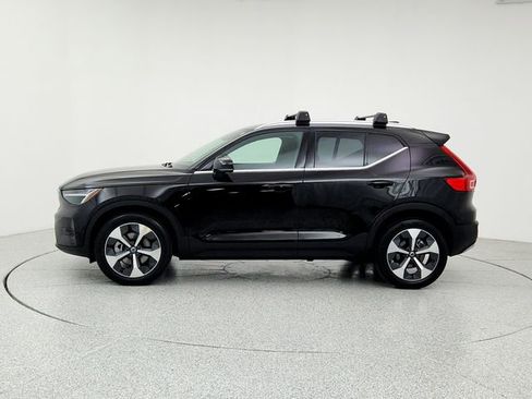 Certified 2023 Volvo XC40 B5 Ultimate w/ Climate Package image 8
