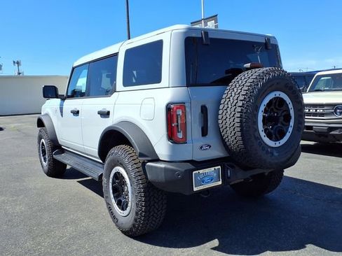 New 2026 Ford Bronco Outer Banks w/ Sasquatch Package AWD/4WD image 4