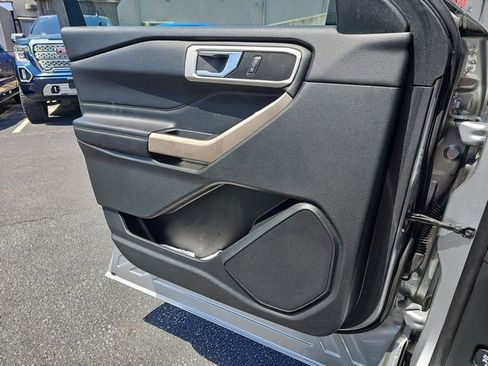 Used 2023 Ford Explorer XLT w/ Equipment Group 202A RWD image 24