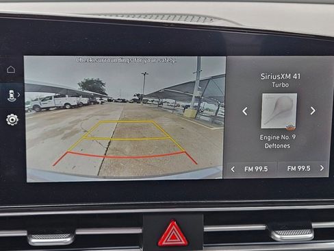 Used 2024 Hyundai Elantra SEL image 12