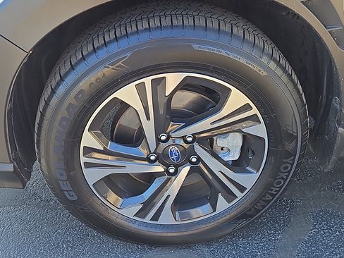 Certified 2025 Subaru Crosstrek 2.0i Premium image 4