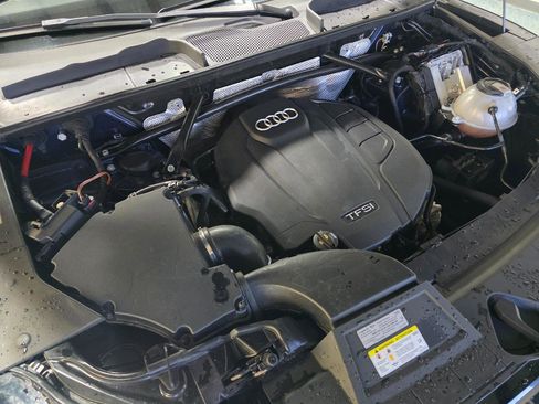 Used 2020 Audi Q5 2.0T Premium w/ Titanium Sport Package image 40