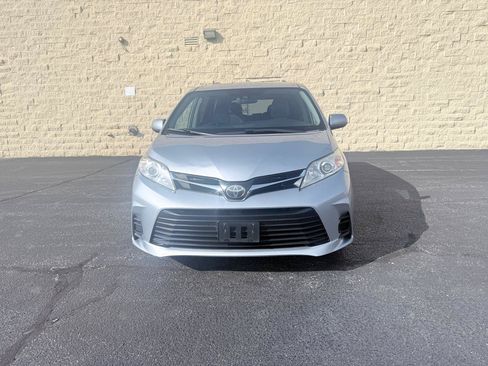 Used 2020 Toyota Sienna LE FWD image 8