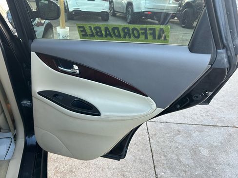 Used 2010 INFINITI EX35 Journey image 16