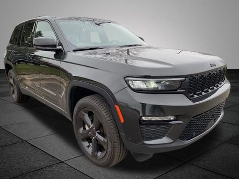 Used 2024 Jeep Grand Cherokee Limited w/ Luxury Tech Group II AWD/4WD image 15