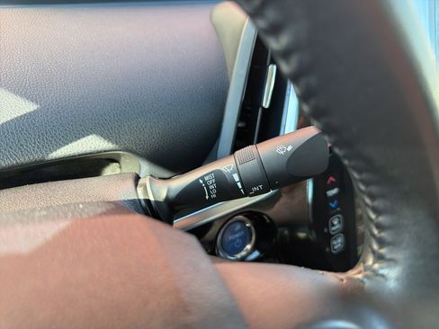 Used 2018 Toyota Prius Prime Premium image 28